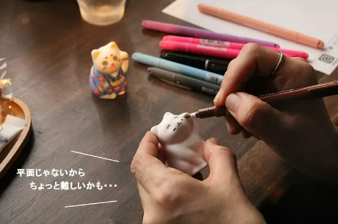 【東京下町・谷中（千駄木）】カフェ猫衛門　招き猫 絵付け体験